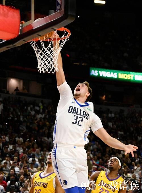 赛季前13场弗拉格场均15.2分3.1助,后13场爆发至21.7分4助 赛季前13场弗拉格场均15.2分3.1助,后13场爆发至21.7分4助